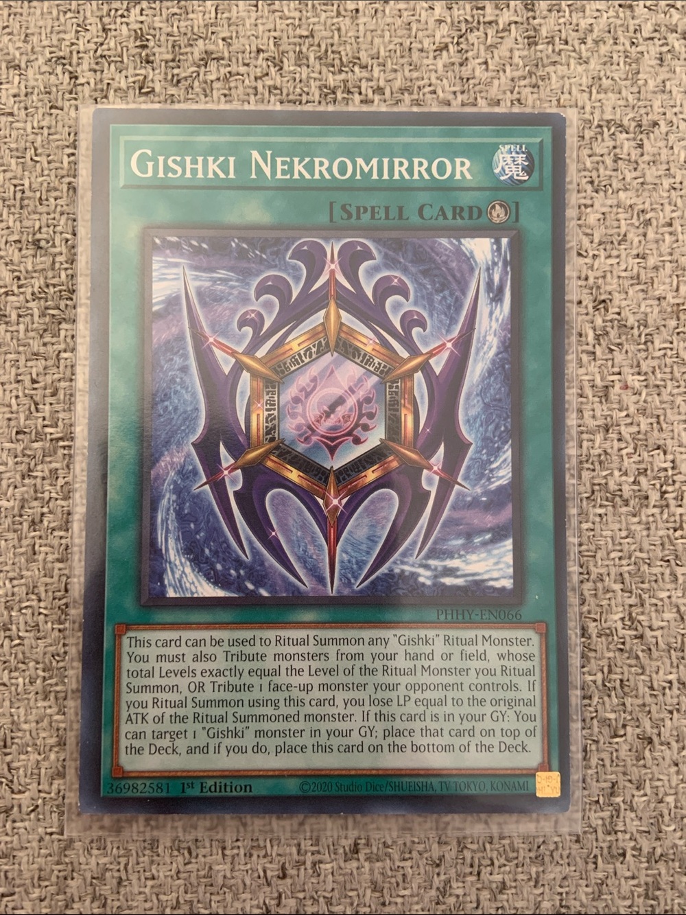 Gishki Nekromirror Spell Card - Yu-Gi-Oh! Trading Card